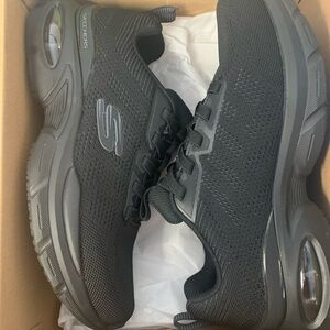 Skechers Black A200/220 Men’s Slip Resistant-Size 8